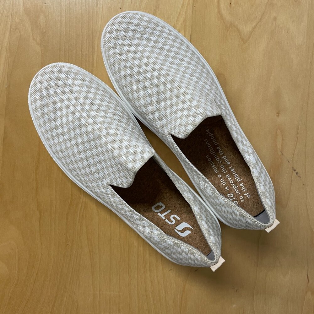Size 9 Women's Checkered Slip On Breathable Sneakers Comfortable Knit Casual